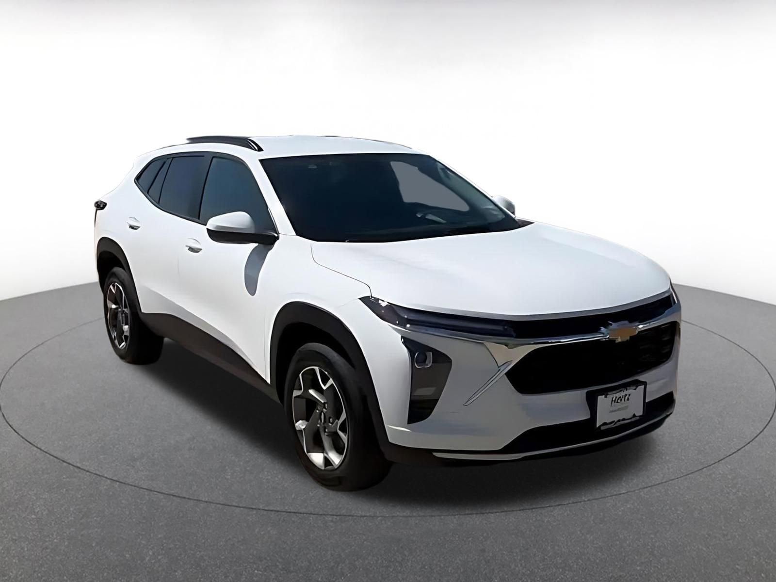 Thumbnail: 2025 Chevrolet Trax - 3