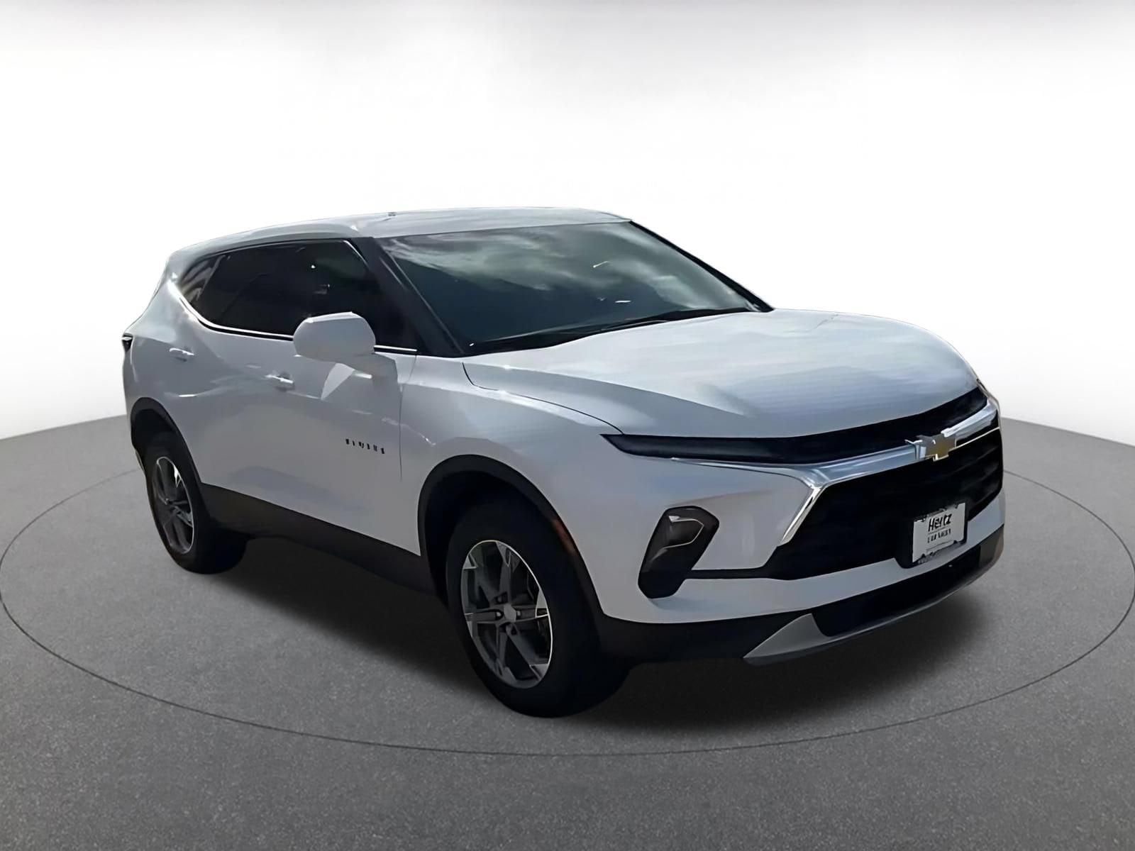 Thumbnail: 2026 Chevrolet Blazer - 3