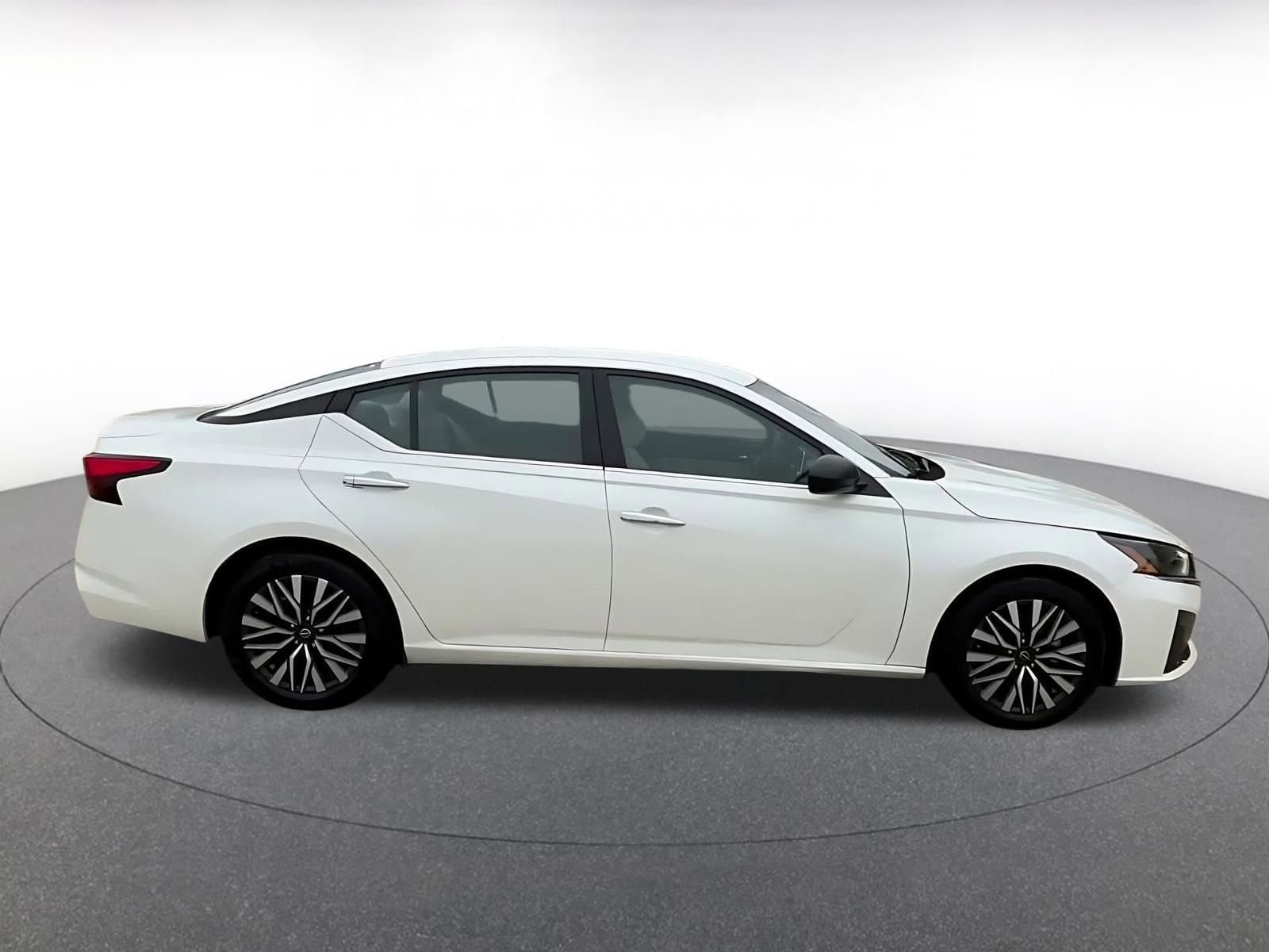 Thumbnail: 2025 Nissan Altima - 16