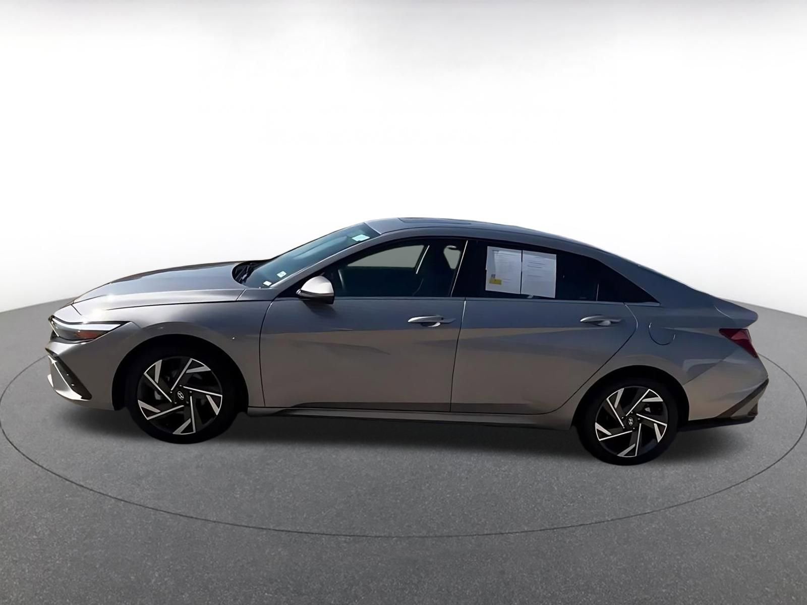 Thumbnail: 2025 Hyundai Elantra - 9