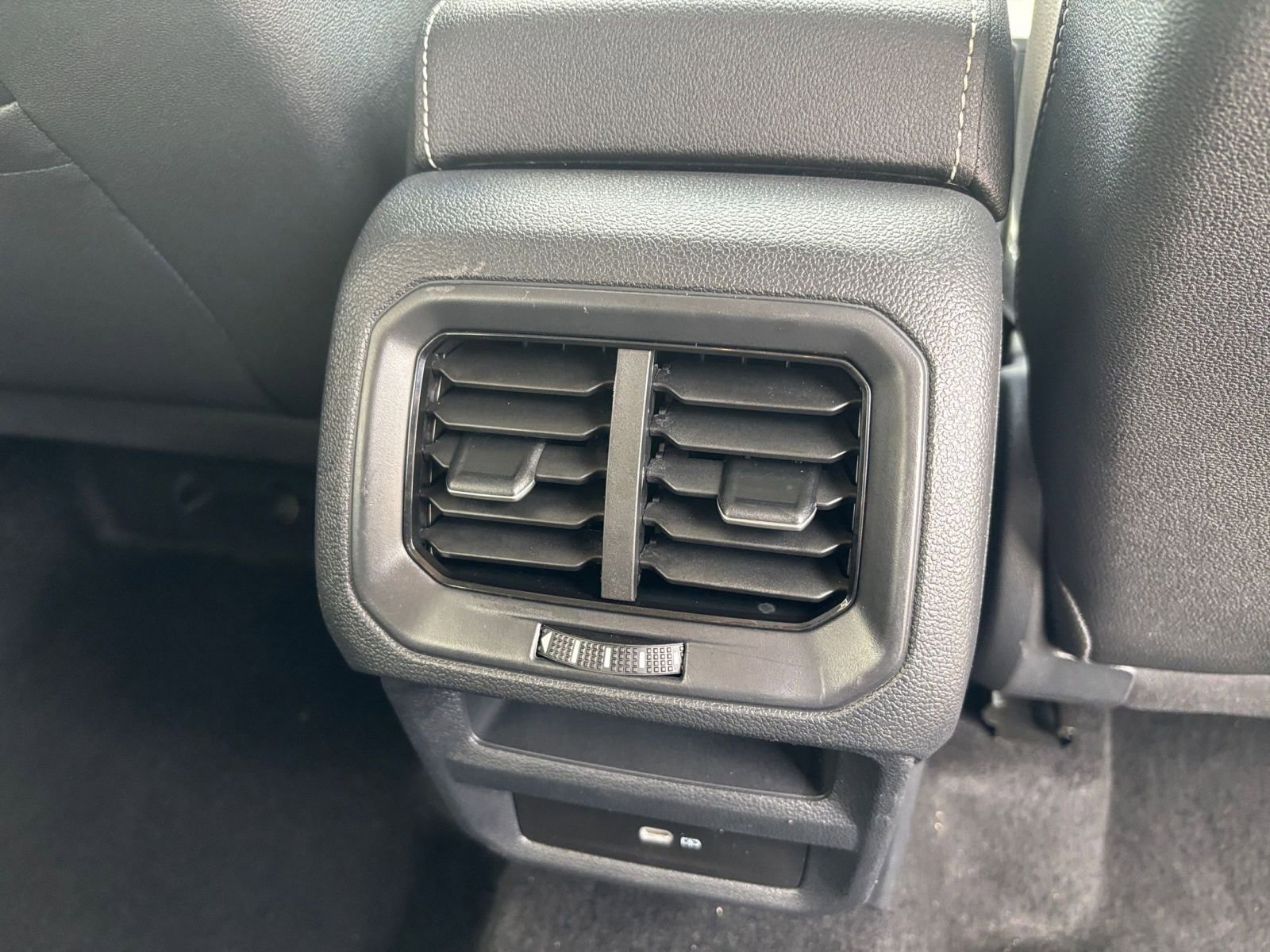 Thumbnail: 2025 Volkswagen Taos - 23