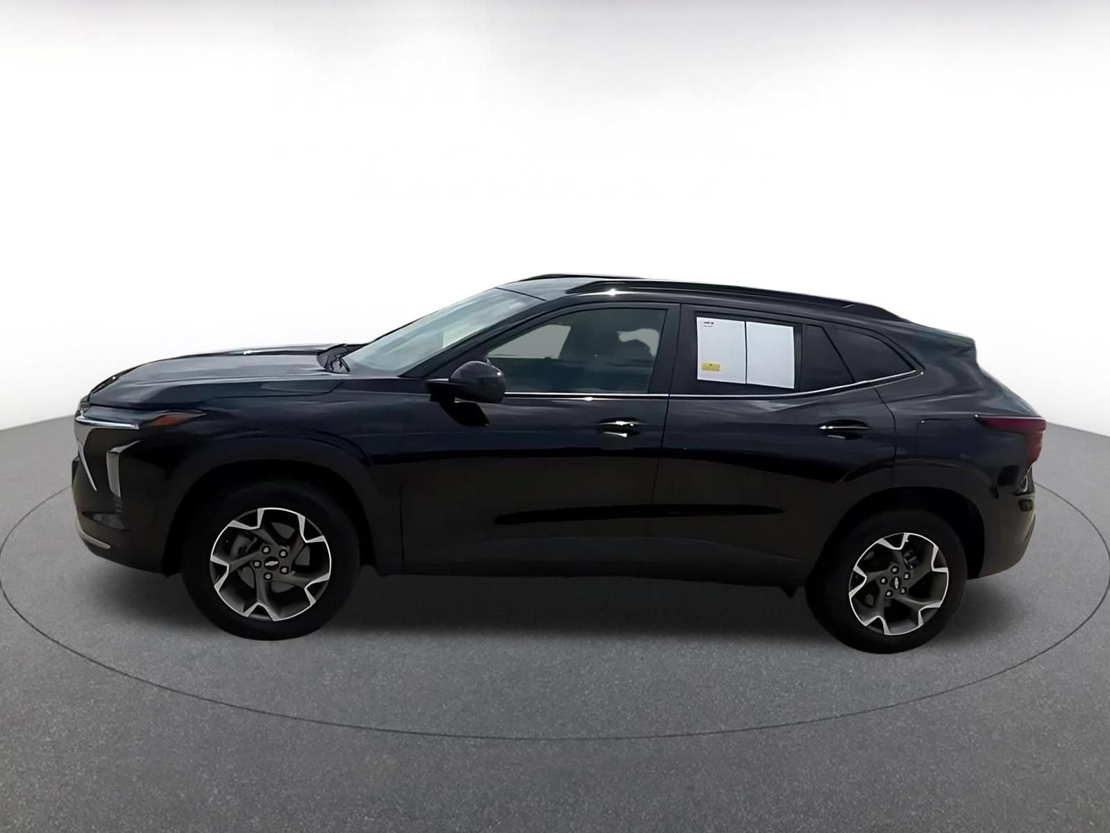 Thumbnail: 2025 Chevrolet Trax - 9