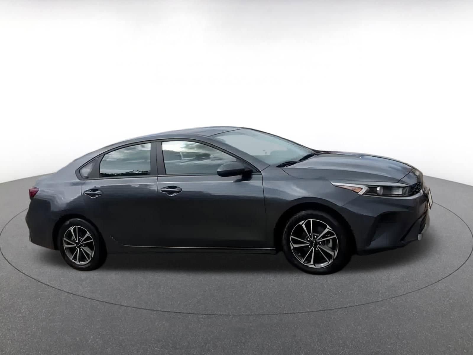 Thumbnail: 2024 Kia Forte - 6