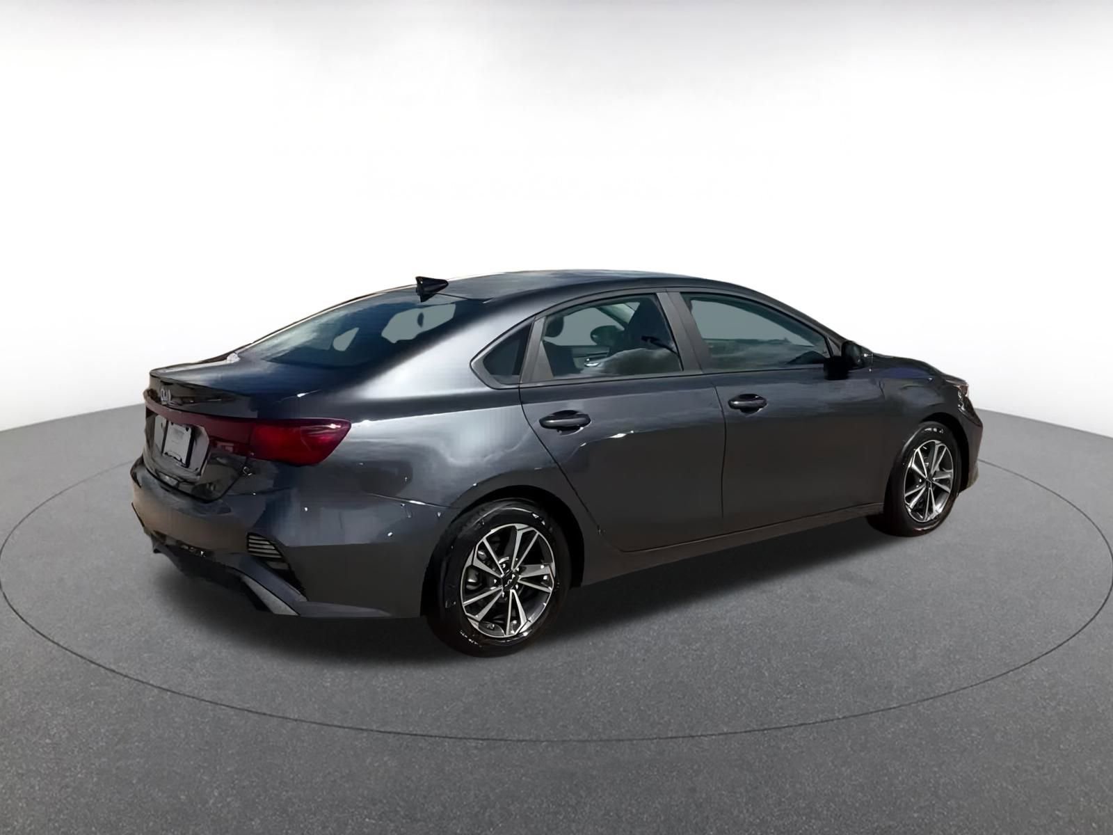 Thumbnail: 2024 Kia Forte - 12