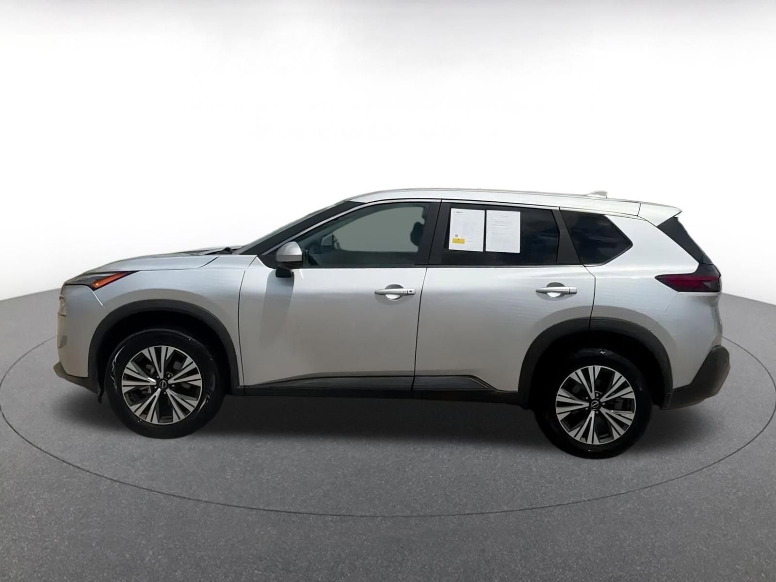 2023 Nissan Rogue SV 8