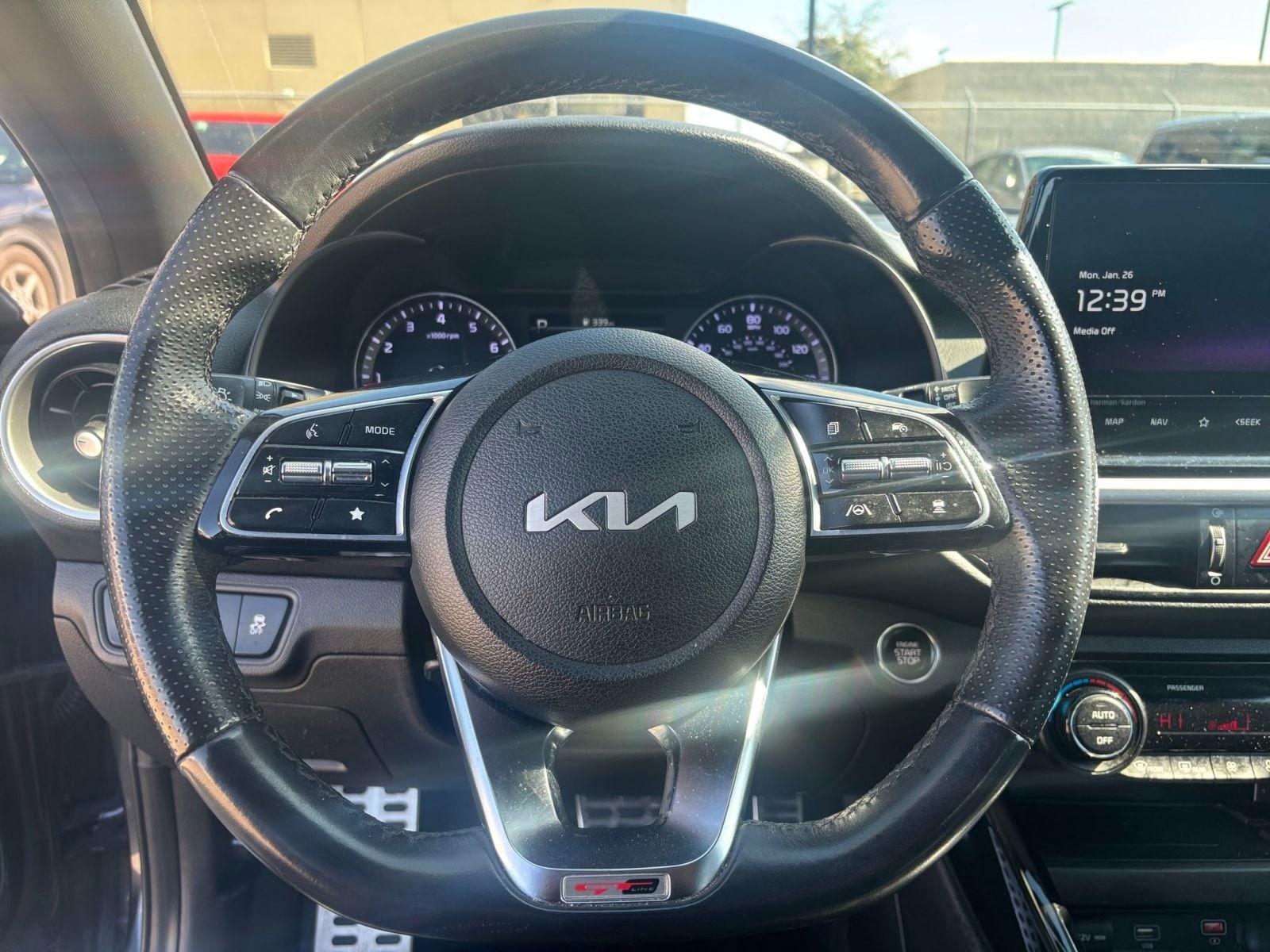 Thumbnail: 2023 Kia Forte - 28