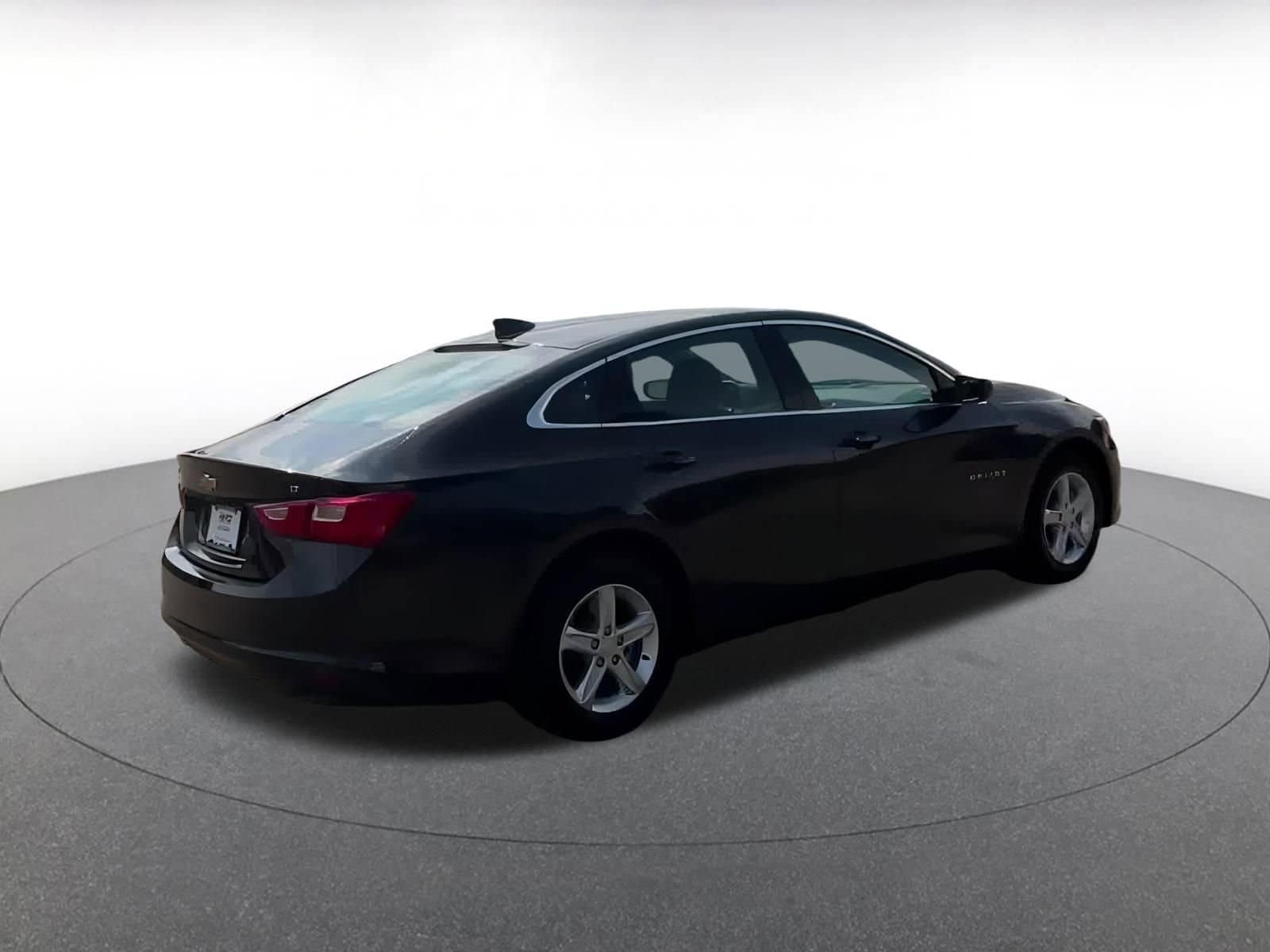 Thumbnail: 2023 Chevrolet Malibu - 14