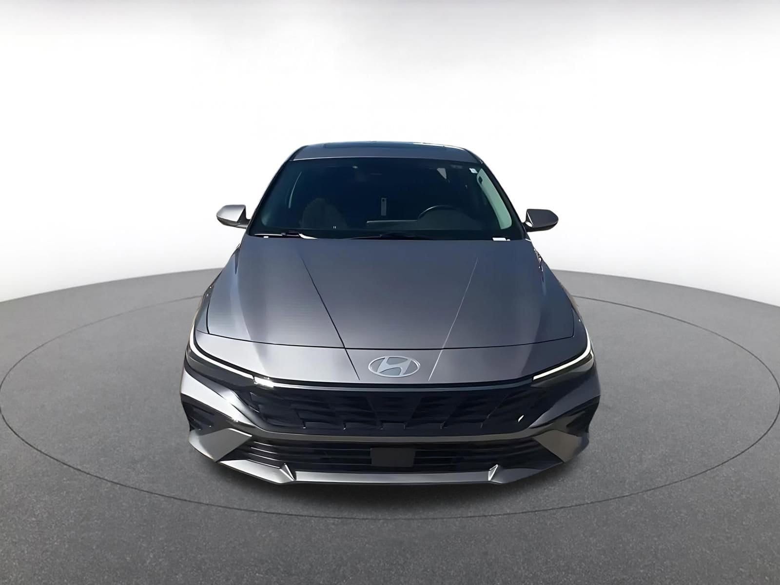 Thumbnail: 2025 Hyundai Elantra - 4