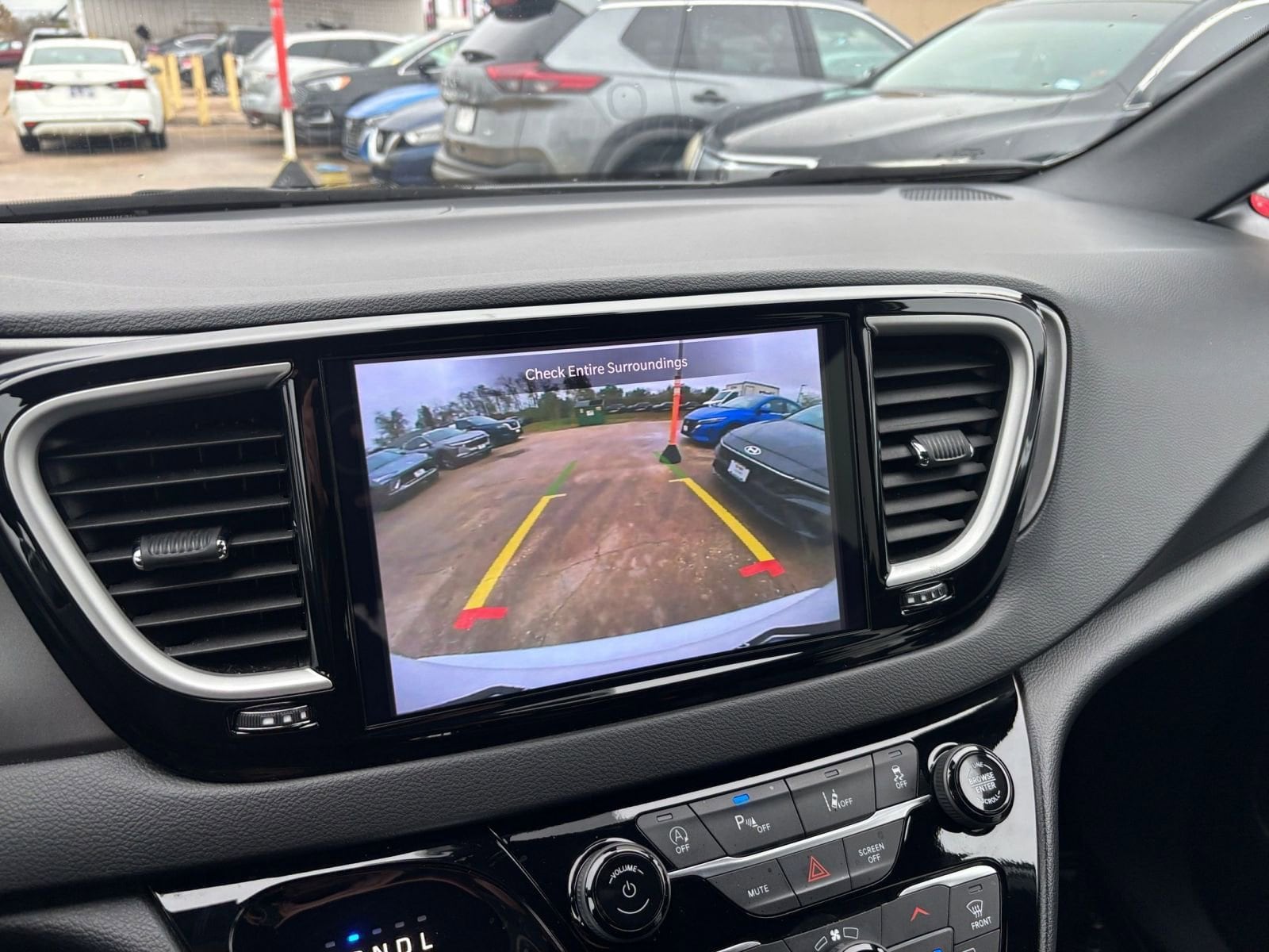 Thumbnail: 2025 Chrysler Pacifica - 25