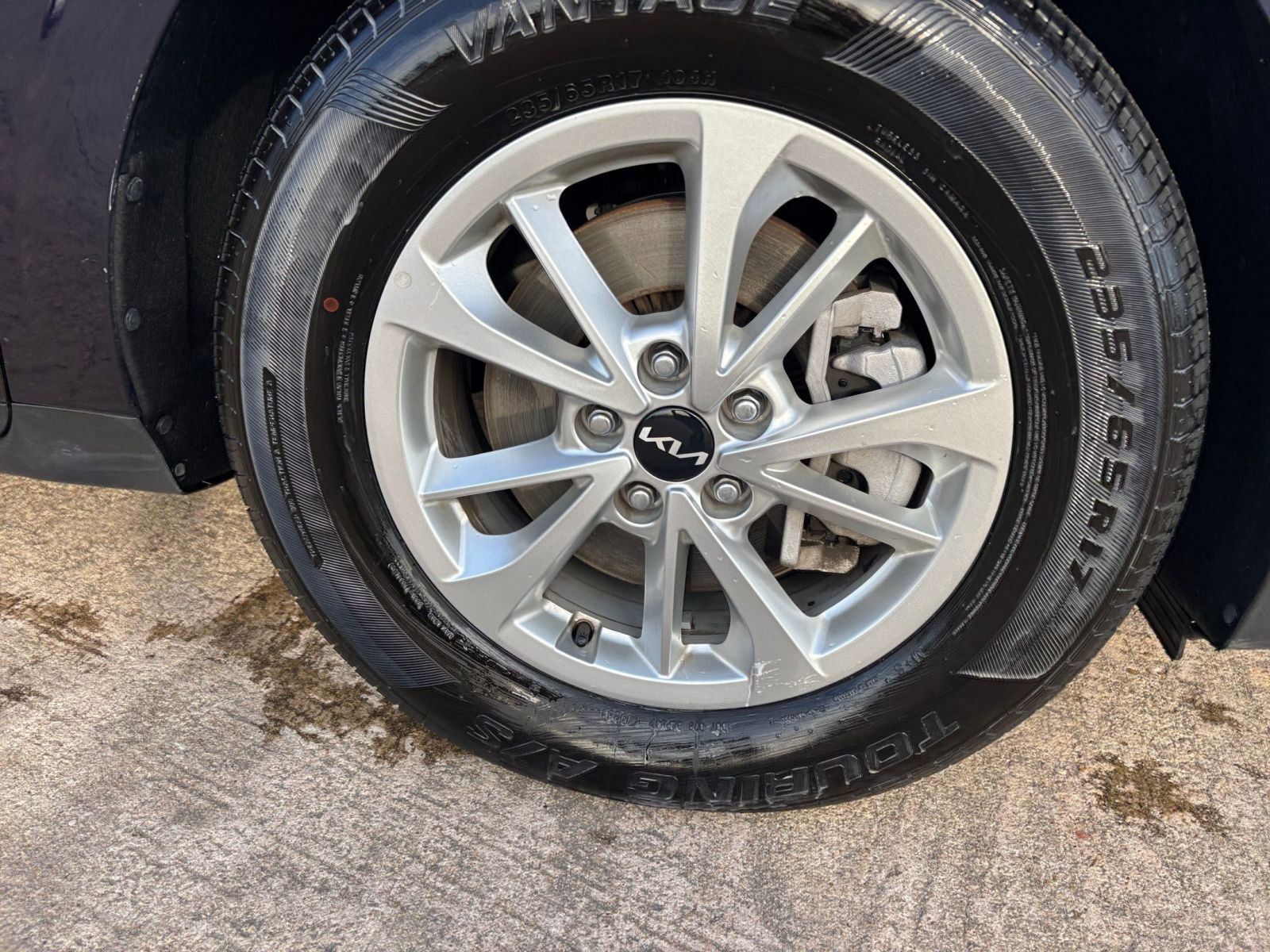 Thumbnail: 2024 Kia Carnival - 31