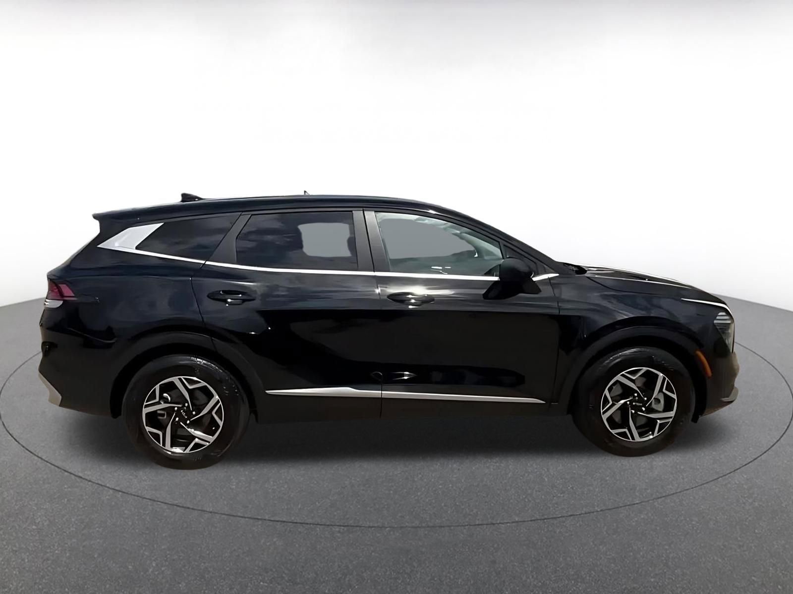 Thumbnail: 2025 Kia Sportage - 16