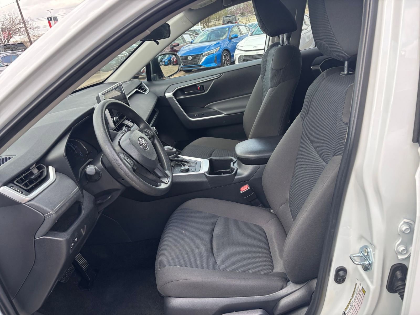 Thumbnail: 2025 Toyota RAV4 - 25