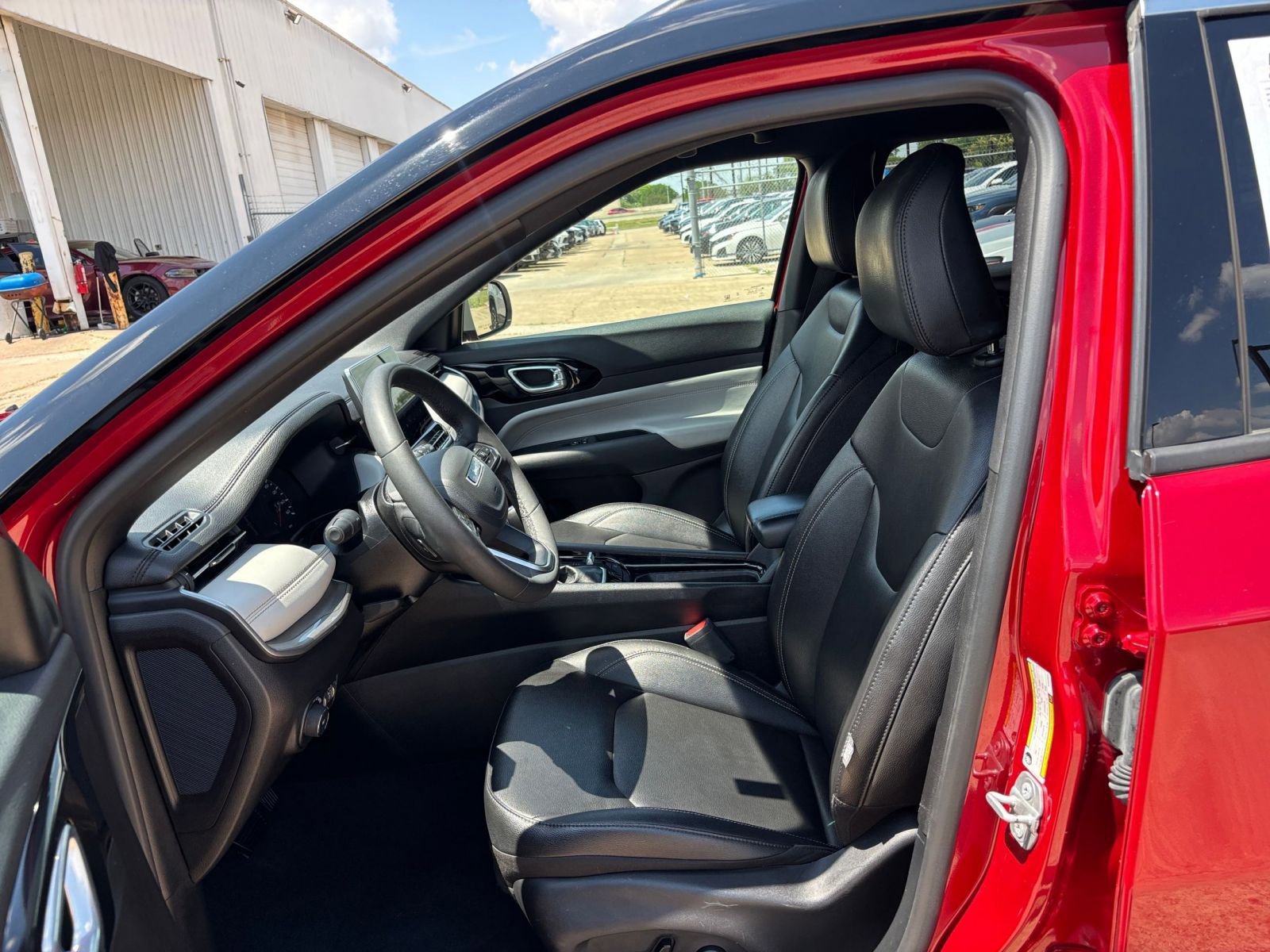 Thumbnail: 2025 Jeep Compass - 28