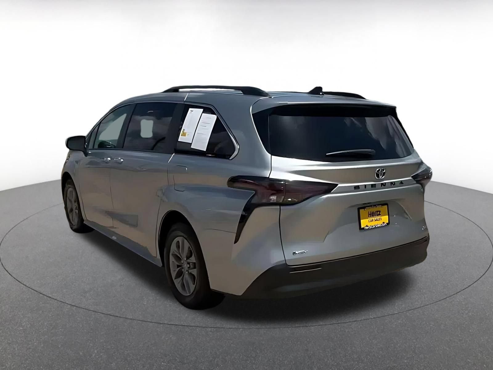 Thumbnail: 2025 Toyota Sienna - 11