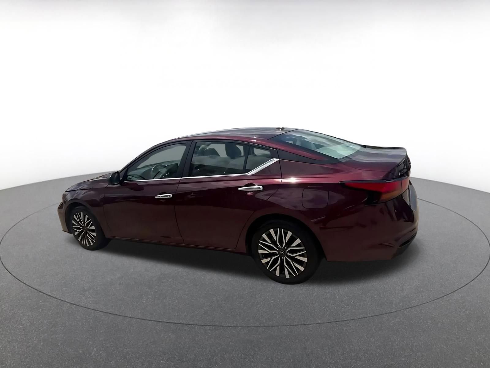 Thumbnail: 2025 Nissan Altima - 10