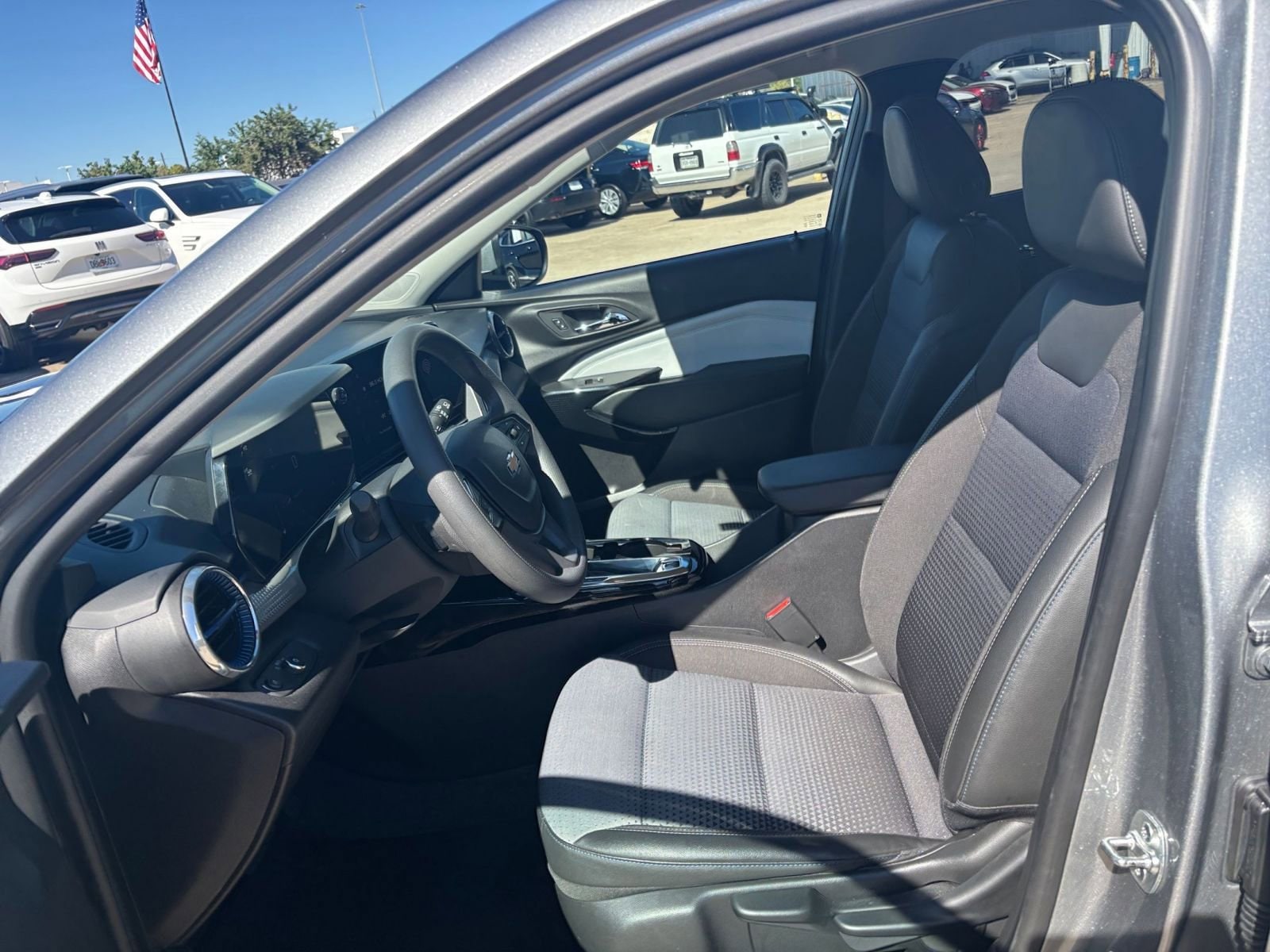 Thumbnail: 2025 Chevrolet Trax - 24