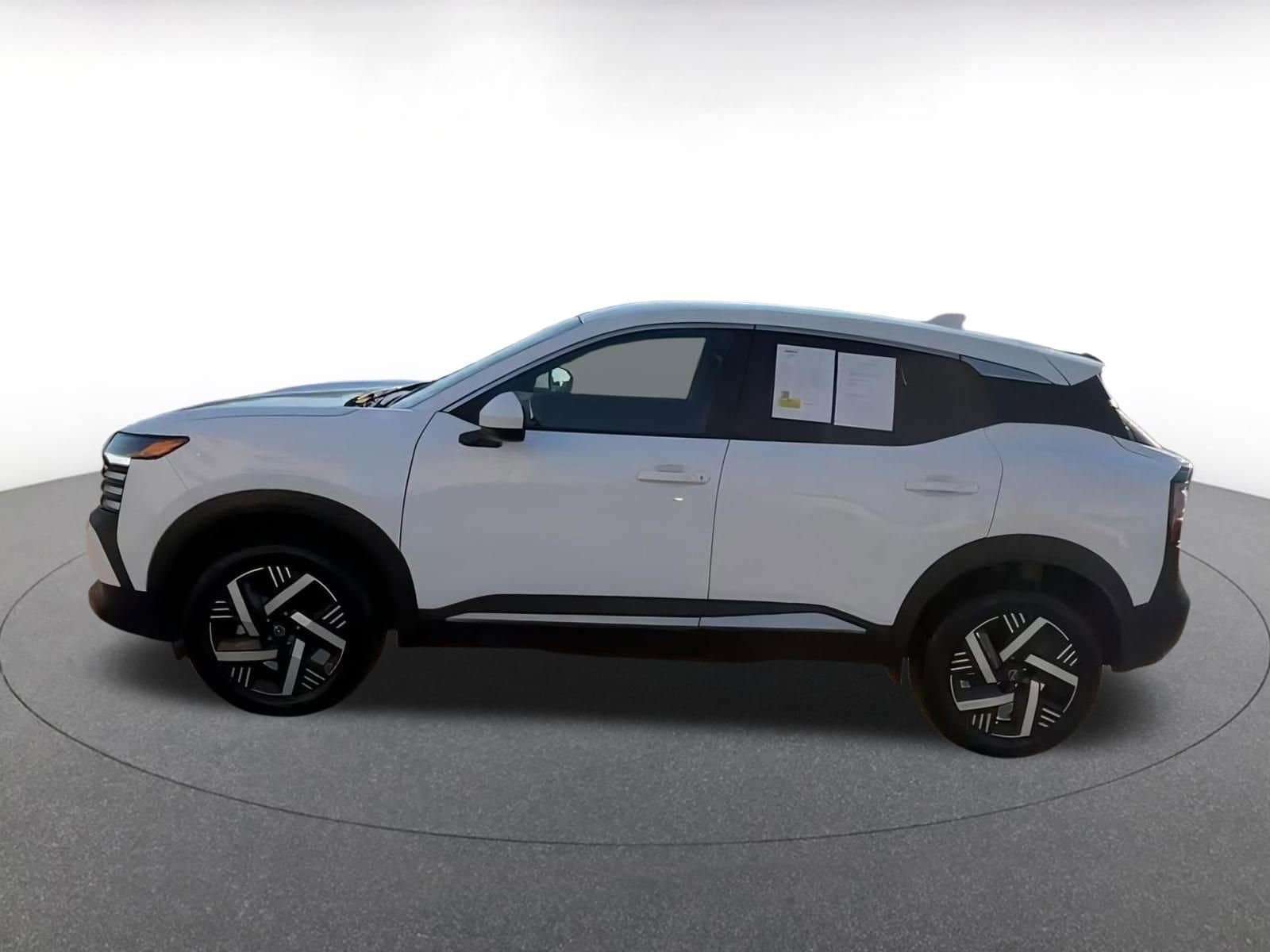 Thumbnail: 2025 Nissan Kicks - 10