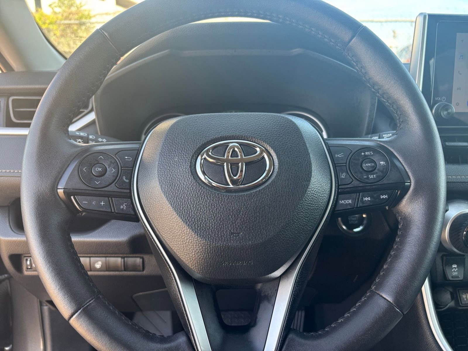 Thumbnail: 2025 Toyota RAV4 - 25