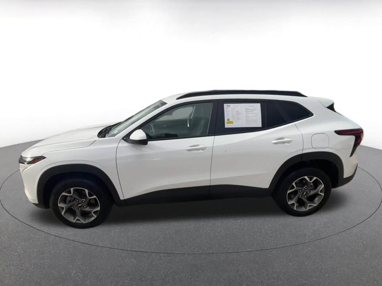 Thumbnail: 2025 Chevrolet Trax - 9