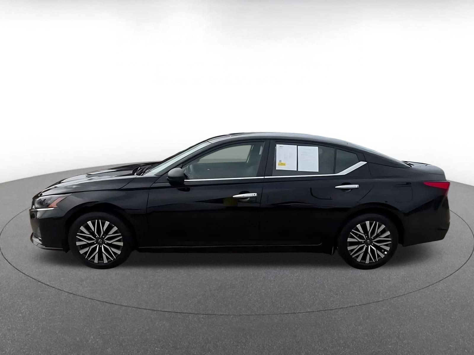 Thumbnail: 2025 Nissan Altima - 8