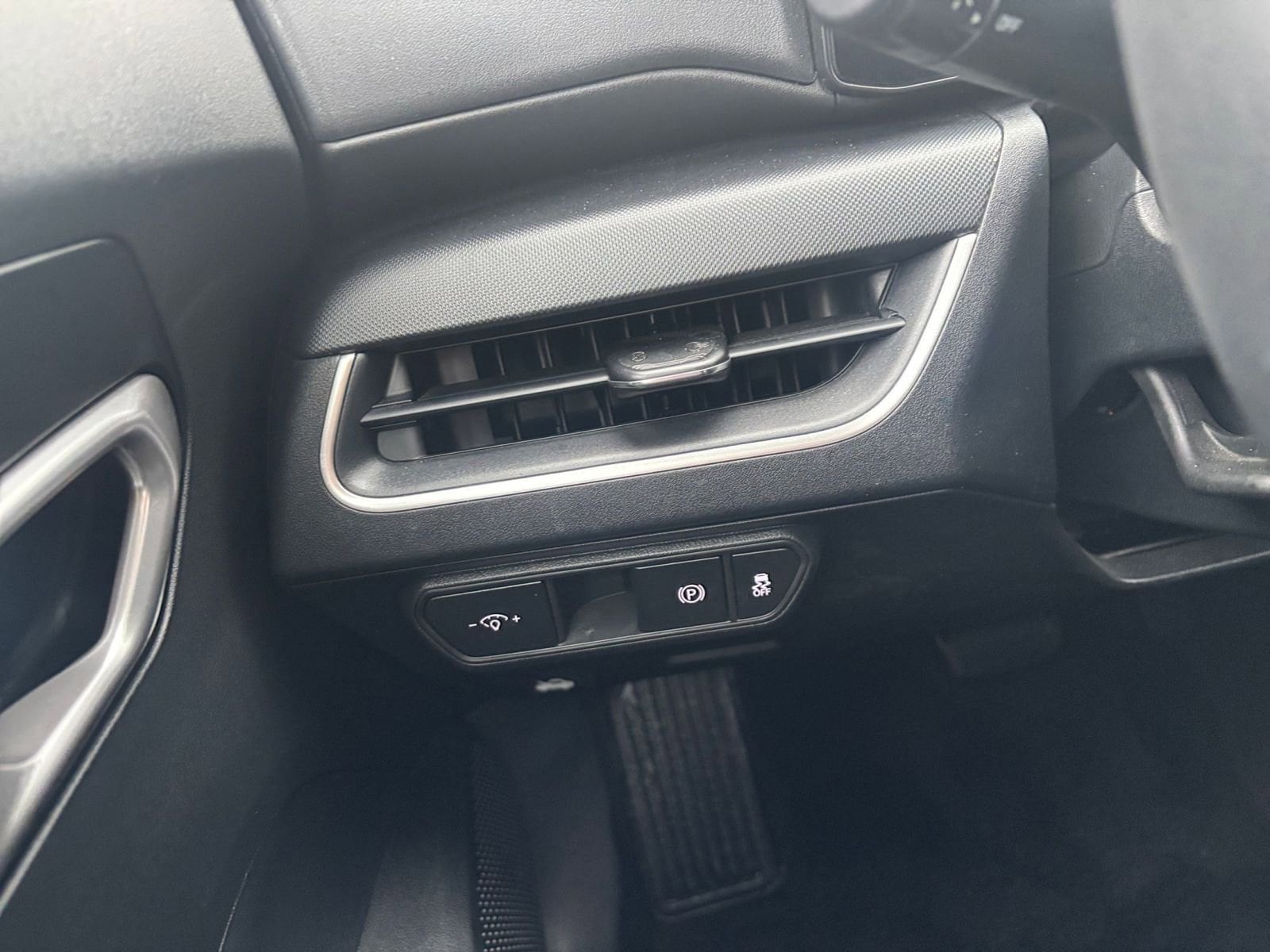 Thumbnail: 2025 Kia K4 - 33