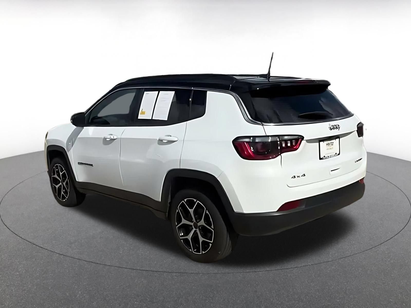 Thumbnail: 2025 Jeep Compass - 10
