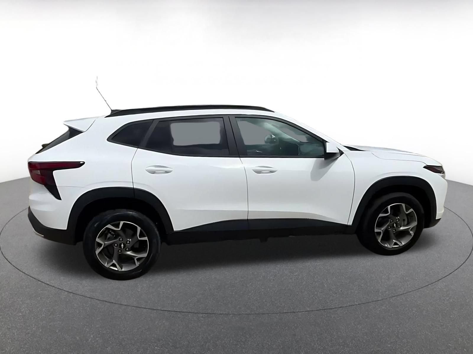 Thumbnail: 2025 Chevrolet Trax - 15