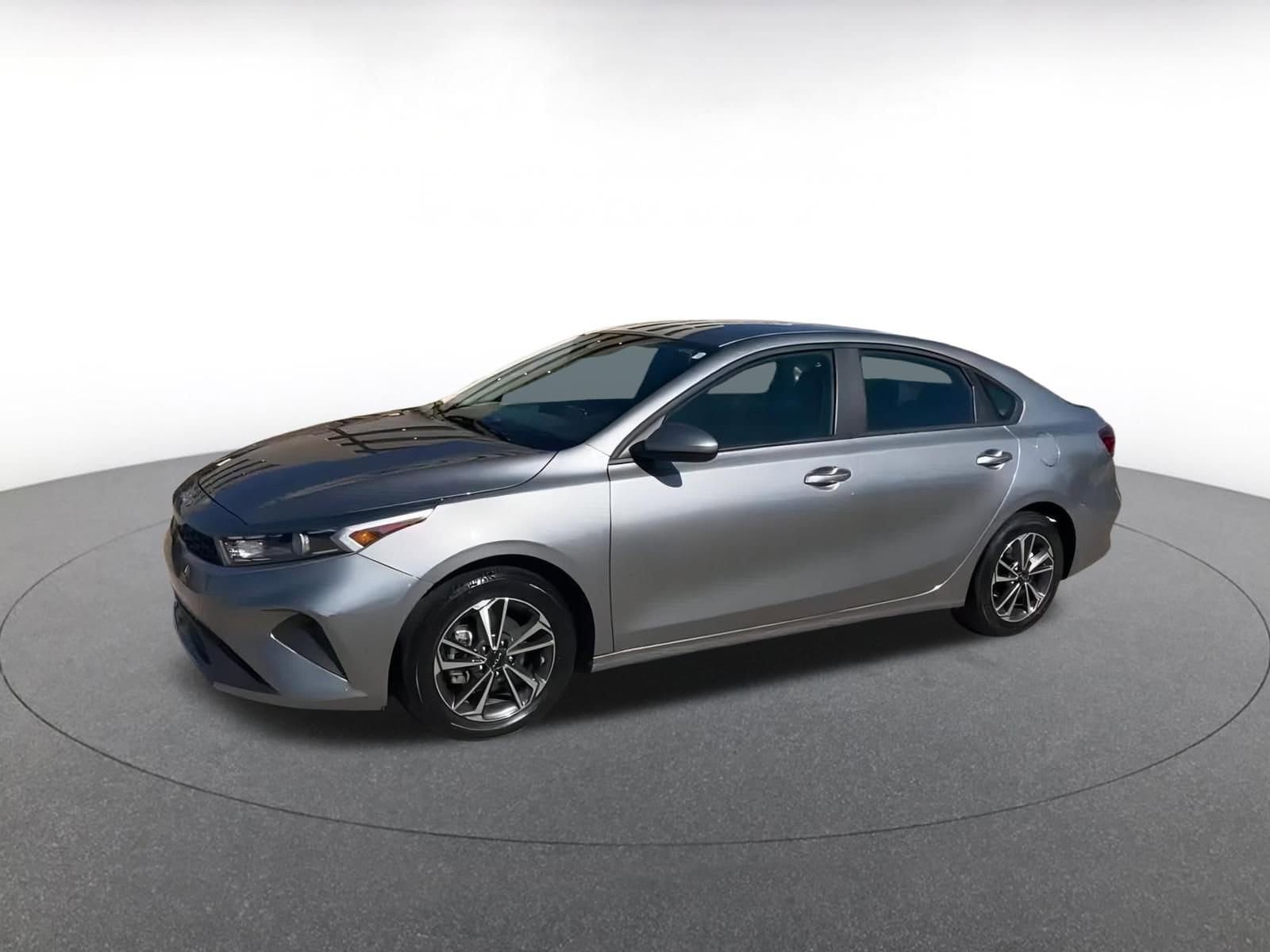 Thumbnail: 2024 Kia Forte - 7