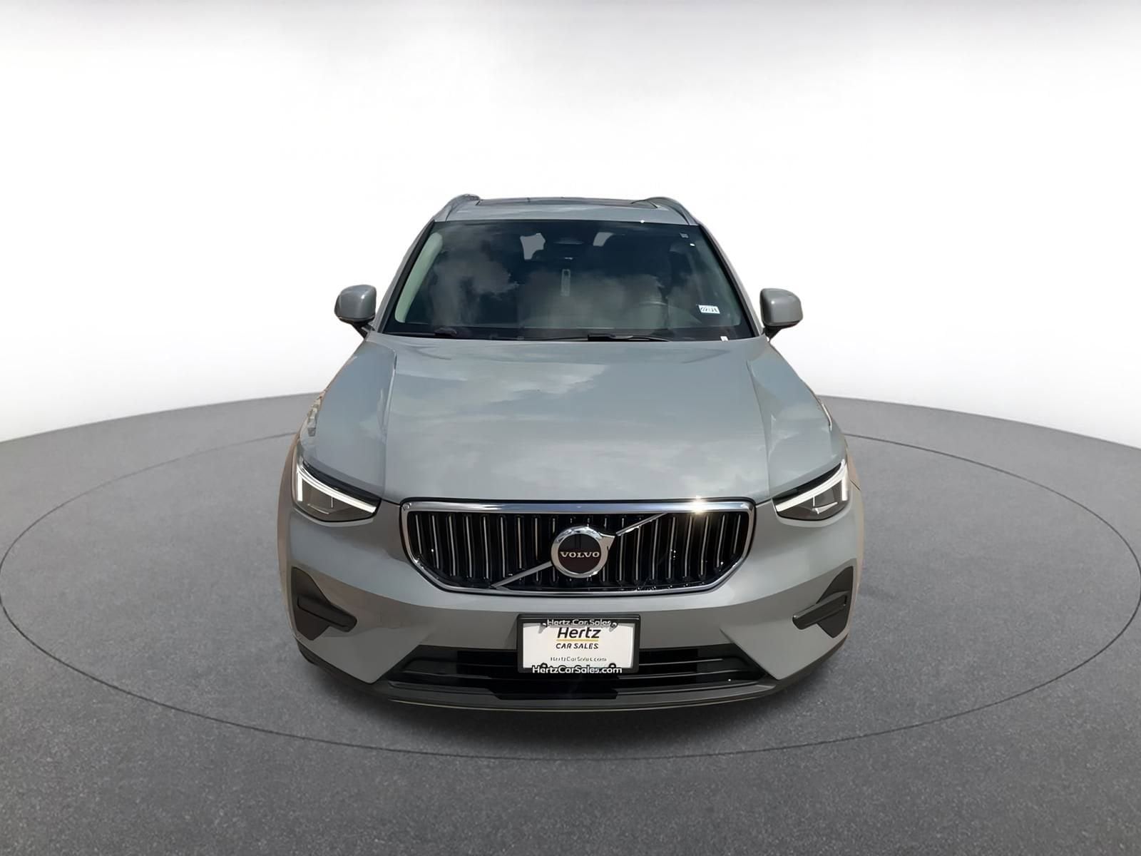 Thumbnail: 2024 Volvo XC40 - 3