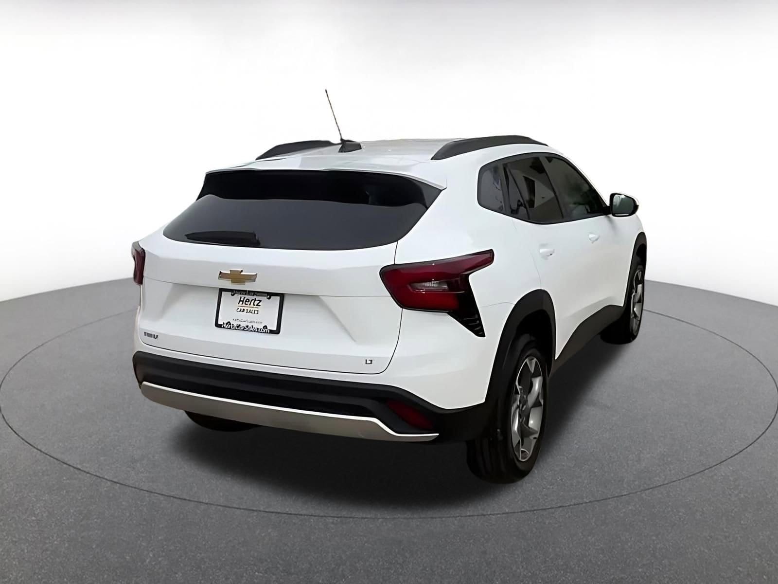 Thumbnail: 2025 Chevrolet Trax - 15