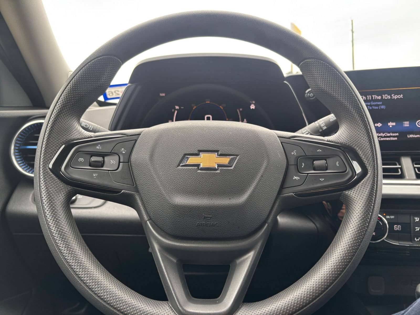 Thumbnail: 2025 Chevrolet Trax - 27