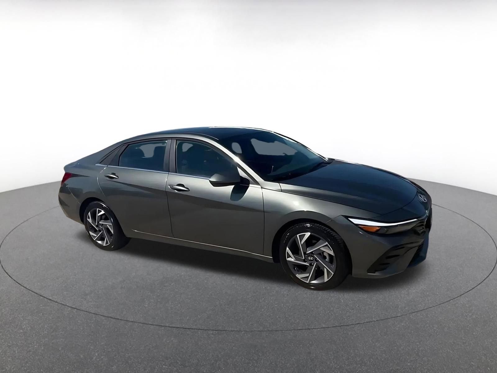Thumbnail: 2025 Hyundai Elantra - 2