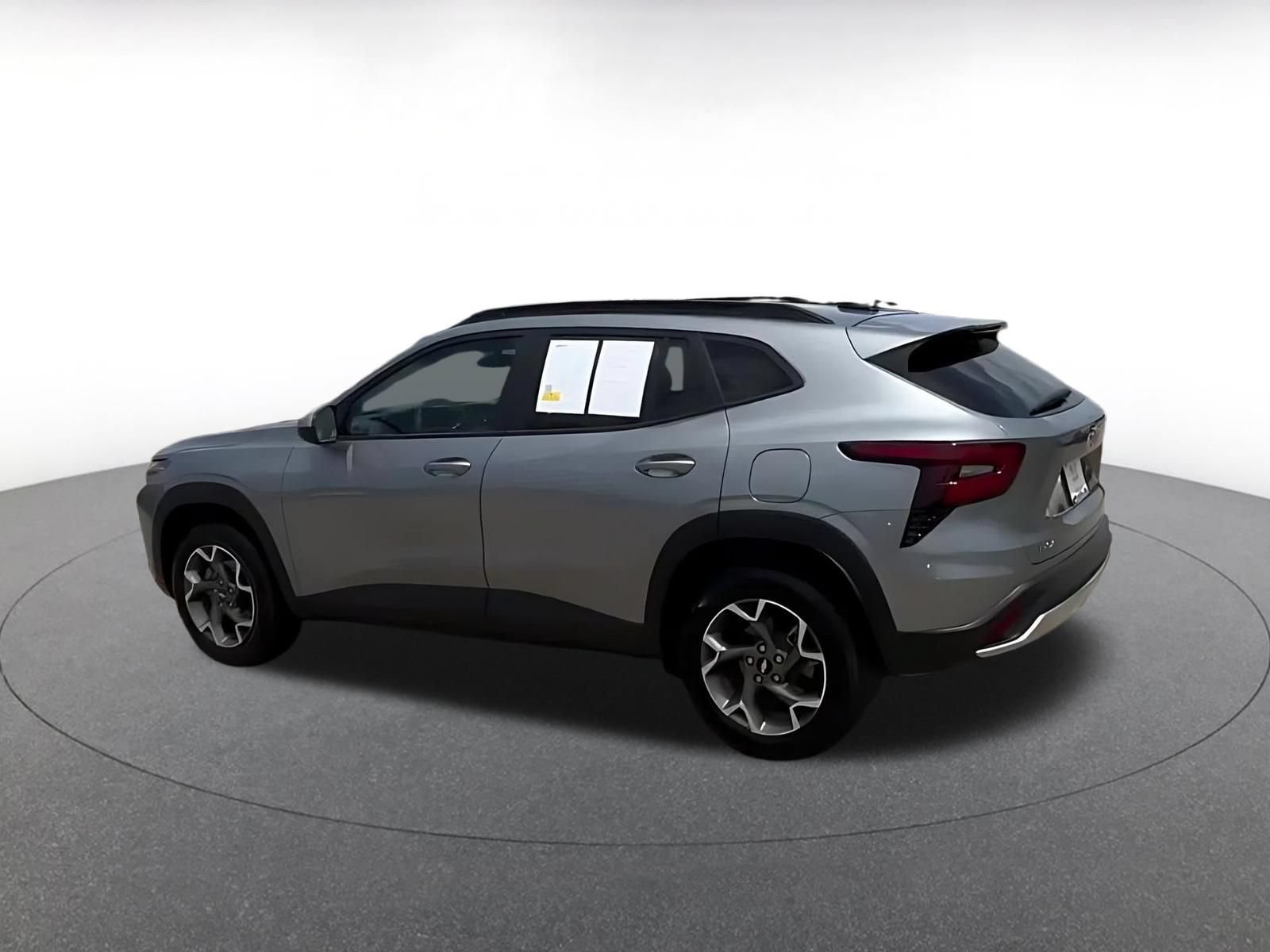 Thumbnail: 2025 Chevrolet Trax - 8