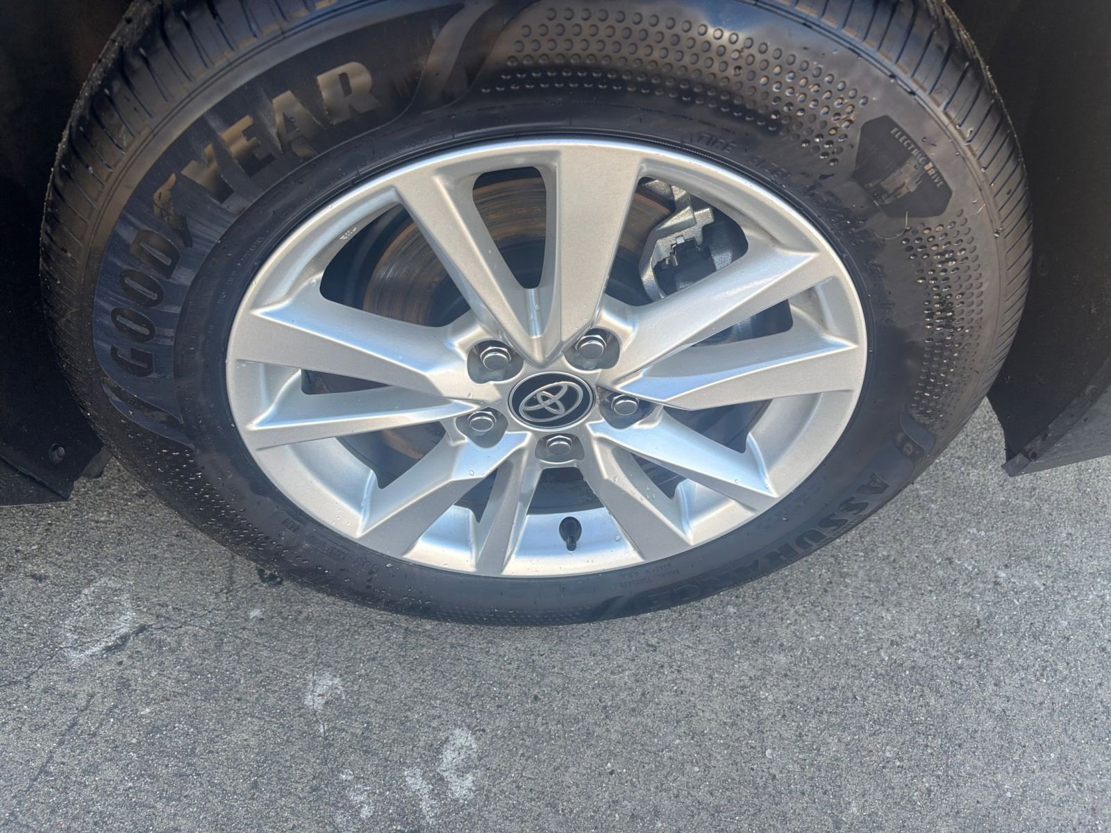 Thumbnail: 2025 Toyota Camry - 28