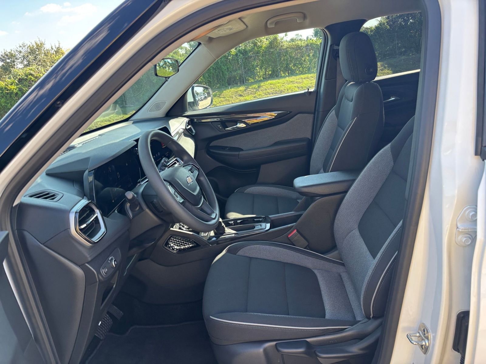 Thumbnail: 2025 Chevrolet TrailBlazer - 24