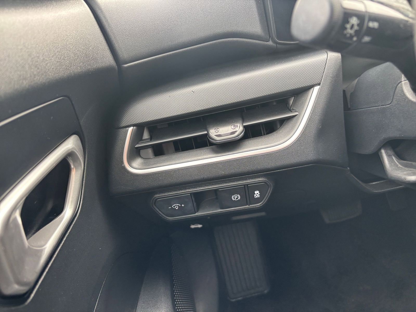 Thumbnail: 2025 Kia K4 - 33