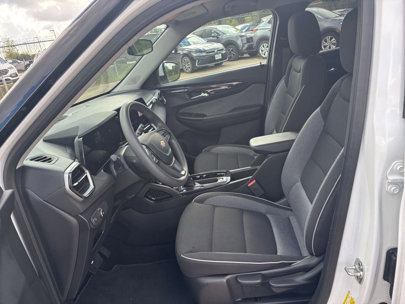 Thumbnail: 2025 Chevrolet TrailBlazer - 24