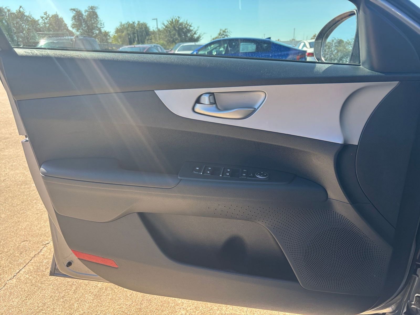 Thumbnail: 2024 Kia Forte - 20