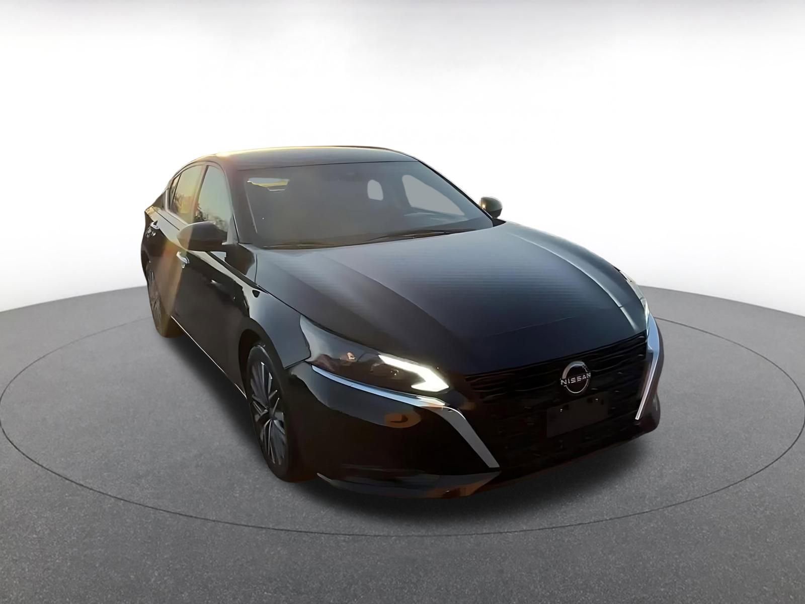 Thumbnail: 2023 Nissan Altima - 3