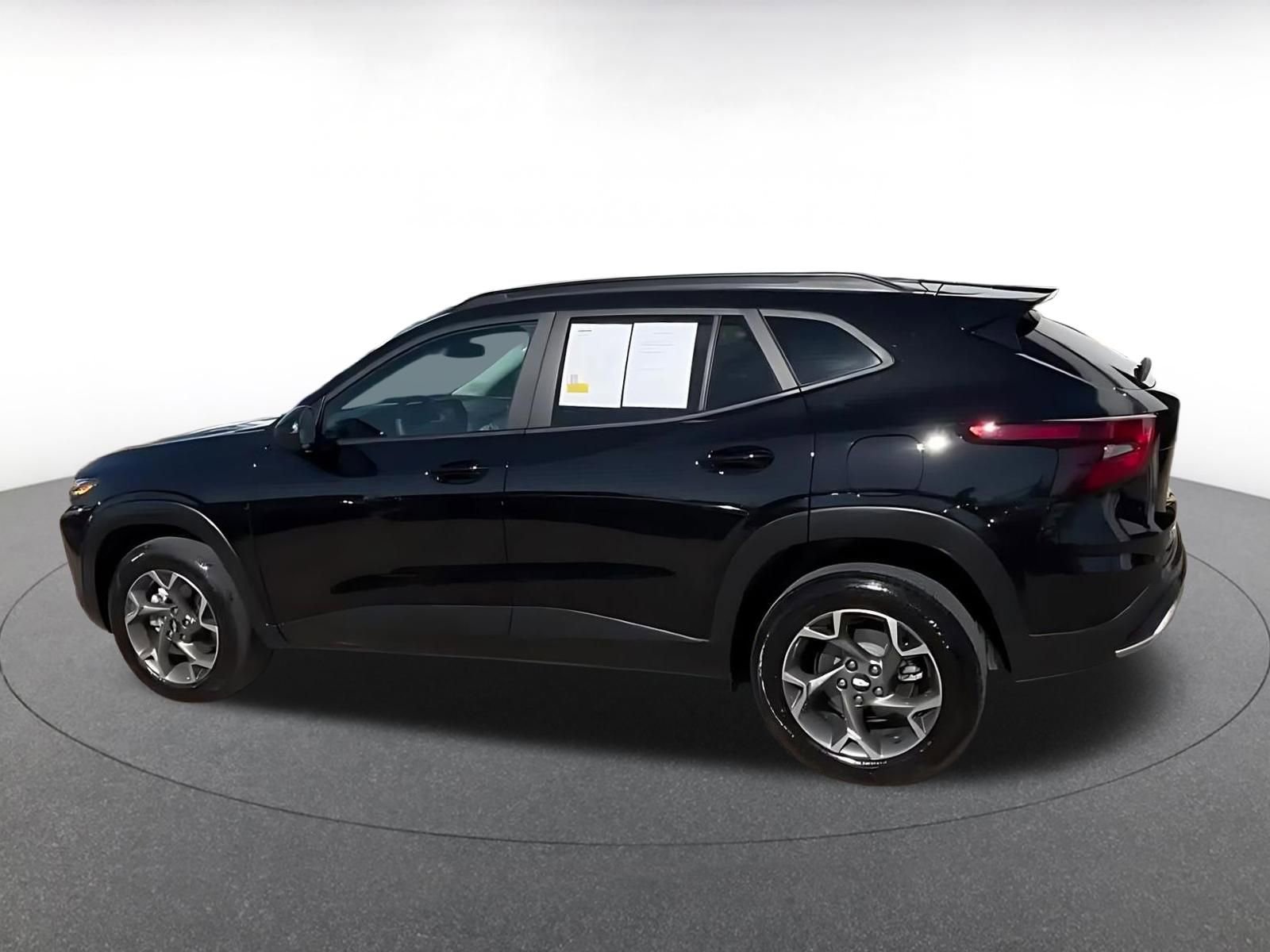 Thumbnail: 2025 Chevrolet Trax - 10