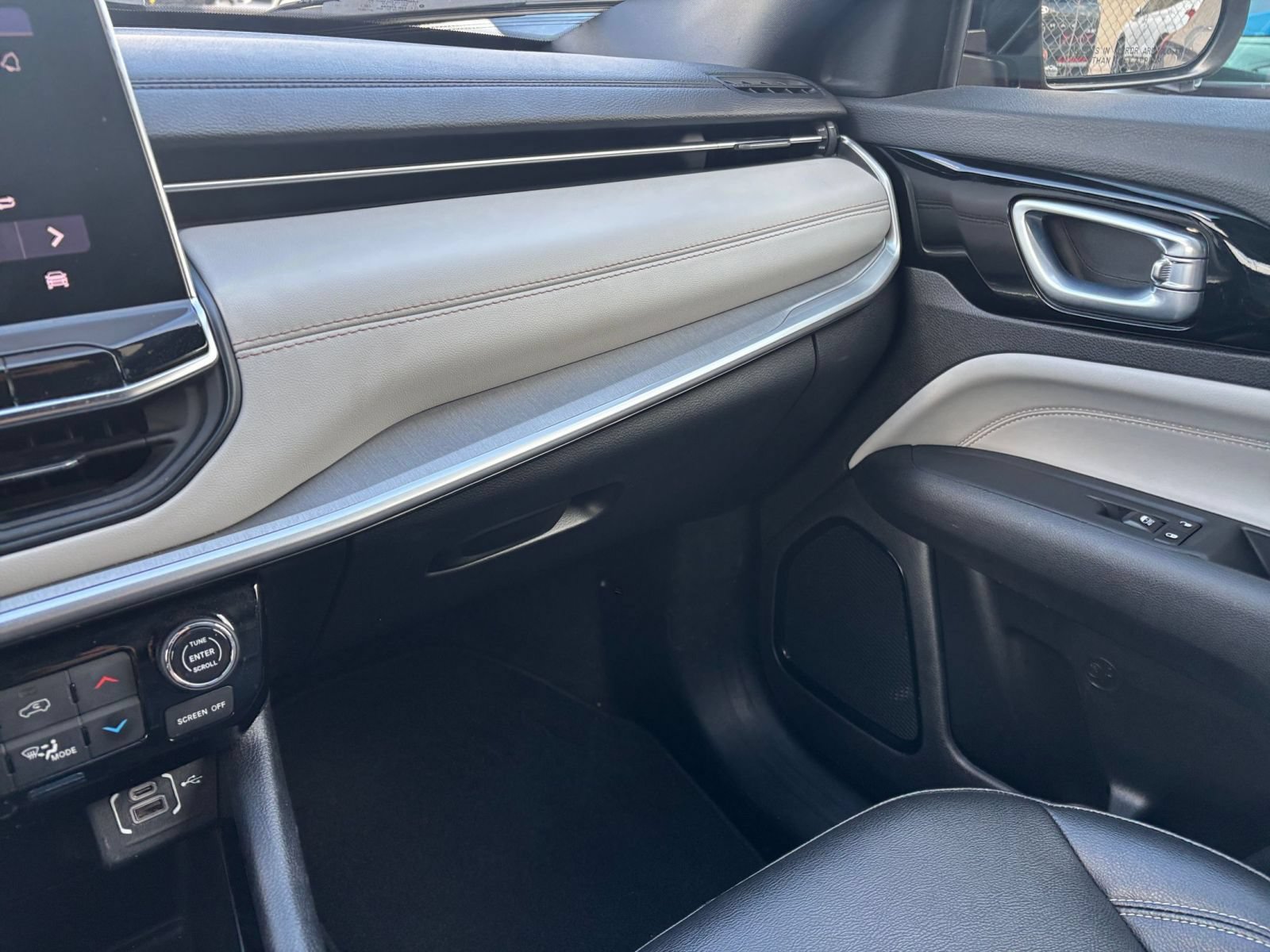 Thumbnail: 2025 Jeep Compass - 31