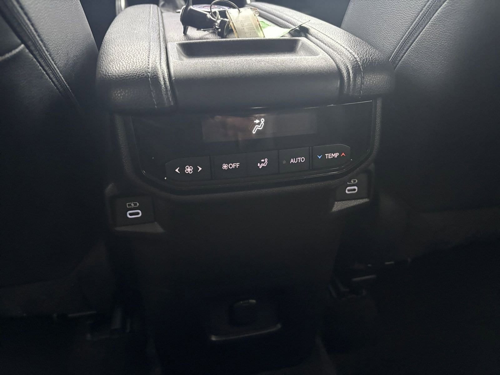 Thumbnail: 2025 Toyota Grand Highlander - 25