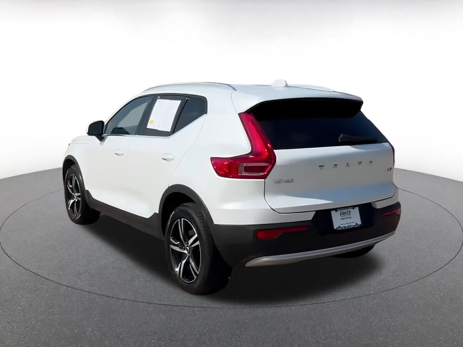Thumbnail: 2024 Volvo XC40 - 11