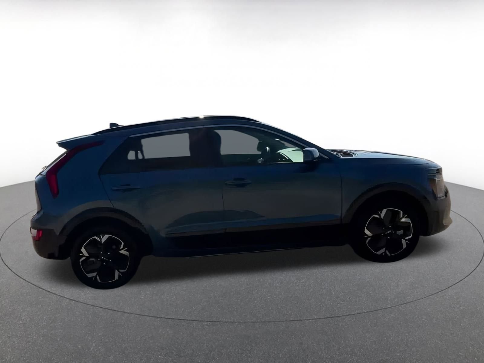 Thumbnail: 2023 Kia Niro - 14