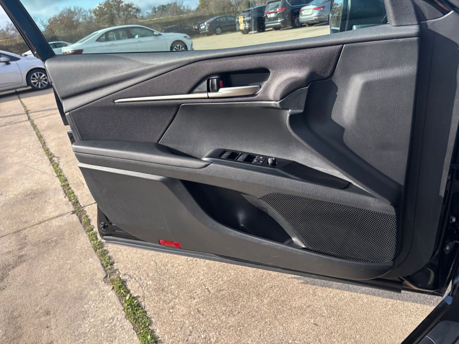 Thumbnail: 2025 Toyota Camry - 18