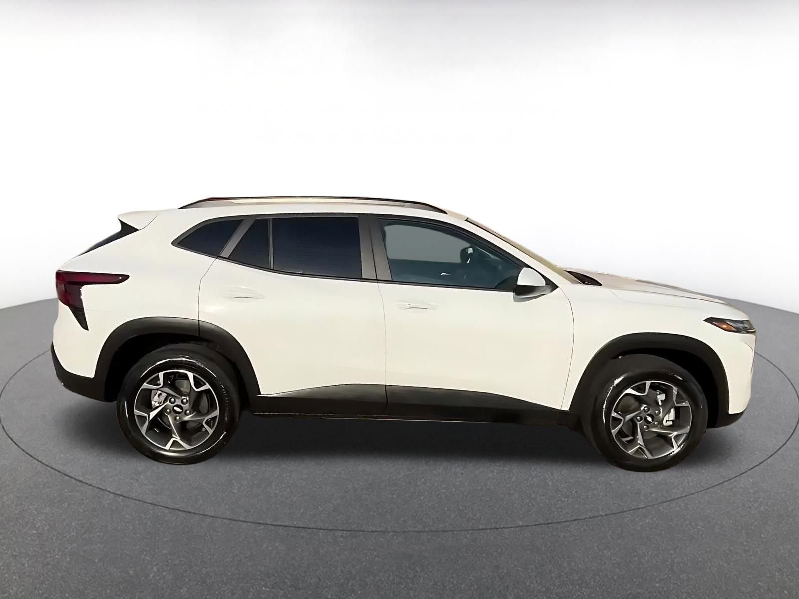 Thumbnail: 2025 Chevrolet Trax - 16