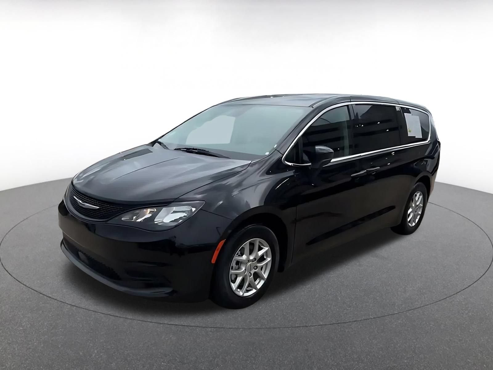 Thumbnail: 2023 Chrysler Voyager - 7