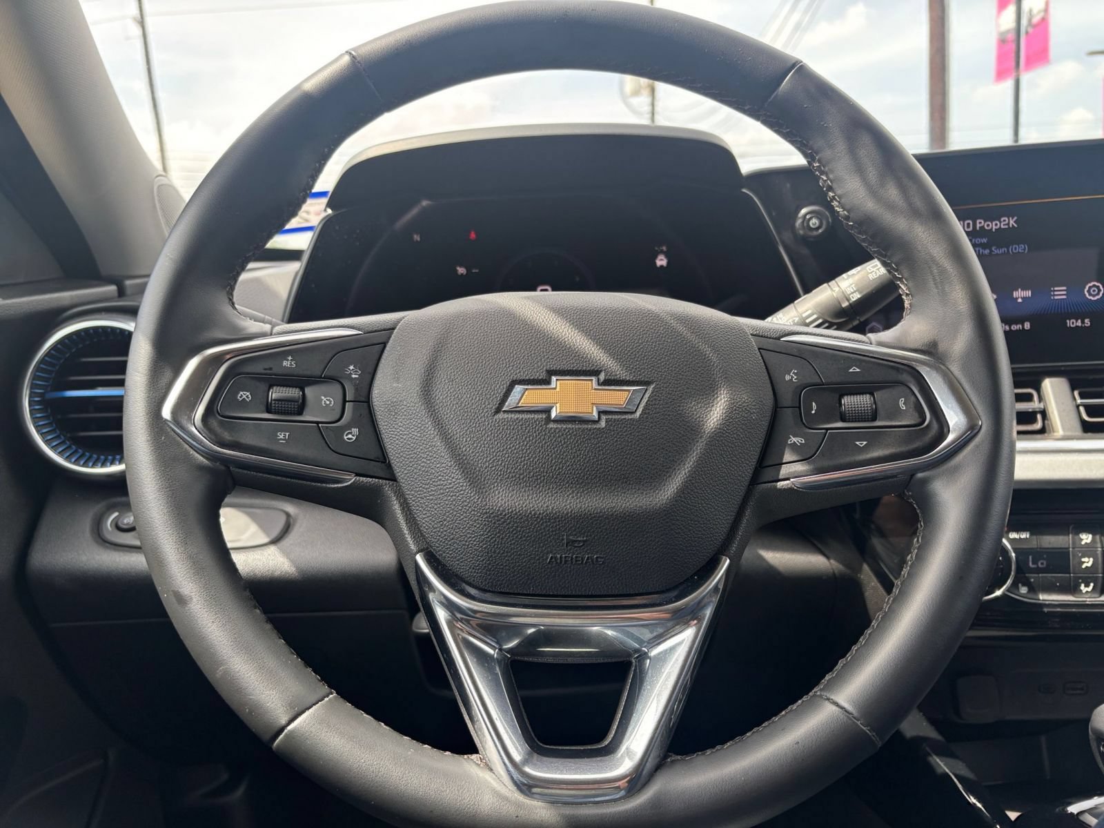 Thumbnail: 2025 Chevrolet Trax - 22