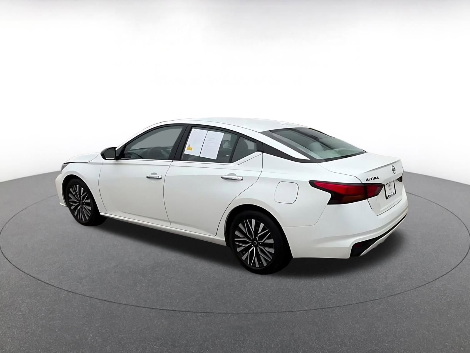 Thumbnail: 2025 Nissan Altima - 10