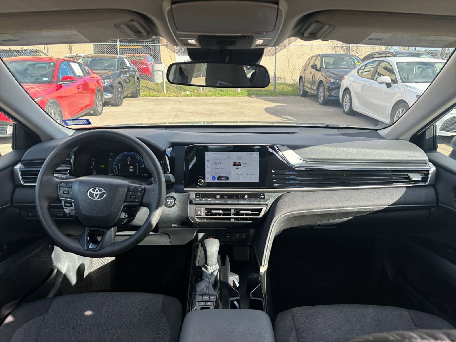 Thumbnail: 2025 Toyota Camry - 32